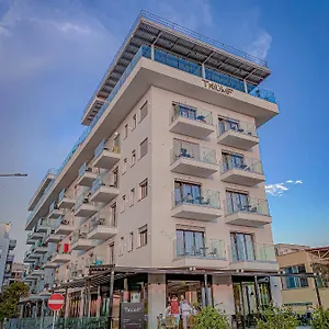 Hotel Triumf, Shengjin
